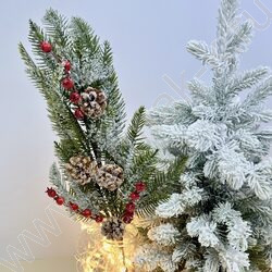 Новогодний сувенир "Ветка заснеженная с шишками и ягодами"  60см NEW | Фото 2
